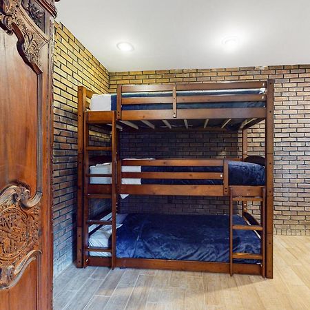 Smoky Mountain Castle Caretaker'S Apartment Sevierville Exterior foto